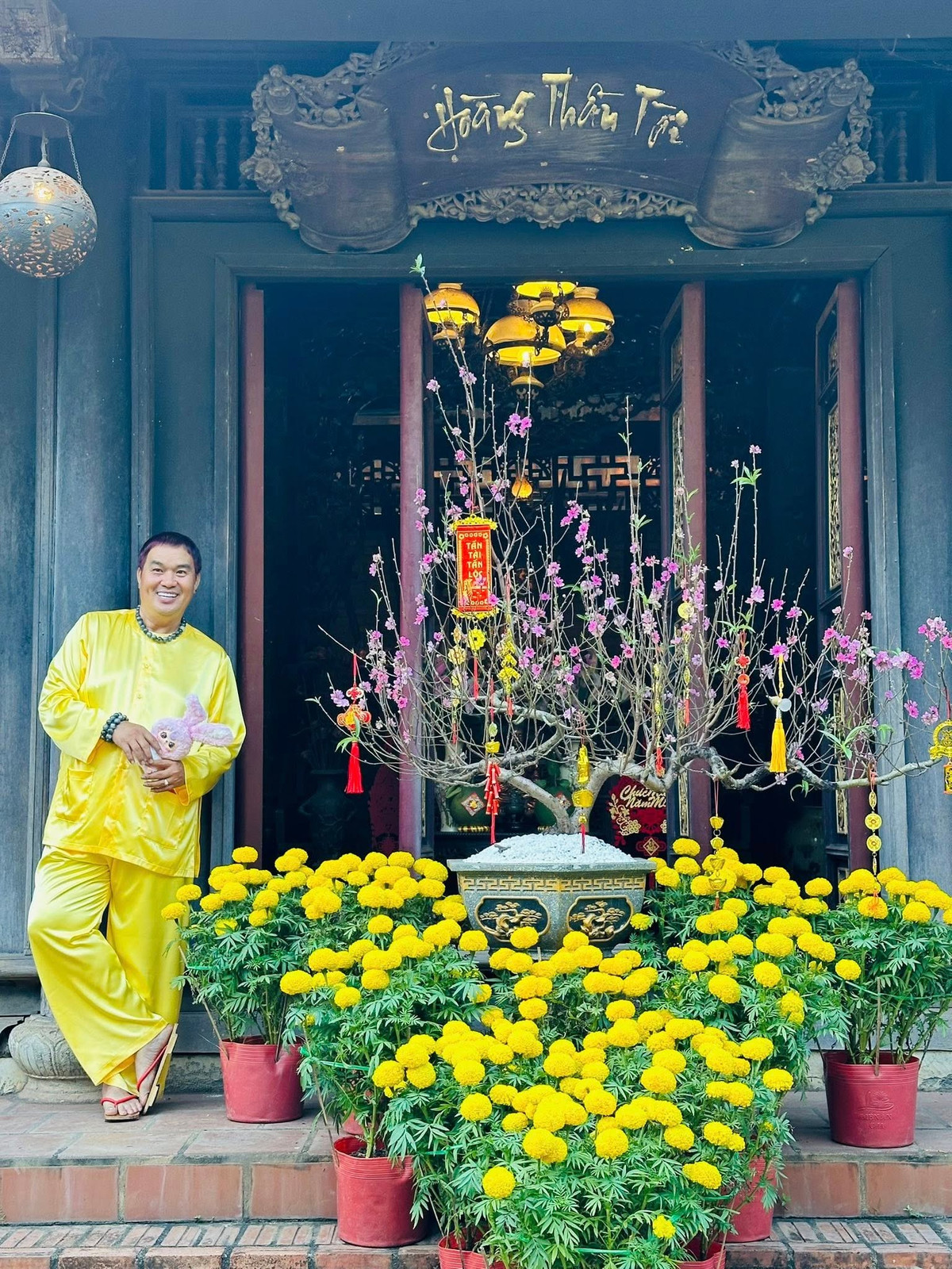 Mới đây trên trang cá nhân, Hoàng Mập bày tỏ sự bức xúc khi phát hiện một tài khoản mạng xã hội đăng tải thông tin nam nghệ sĩ bán gấp biệt phủ vì vỡ nợ, trốn đi xa. Ảnh: FB Hoàng Minh Bùi