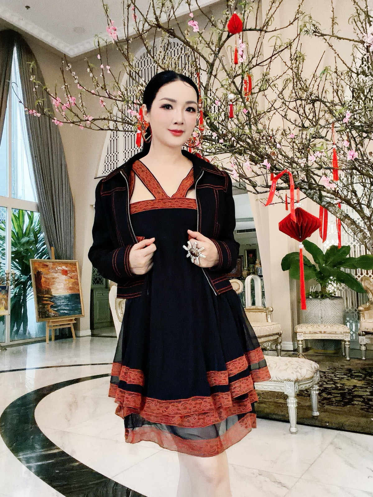 Không khí Tết đang đến rất gần trong không gian sống của người đẹp. Ảnh: FB Giáng My