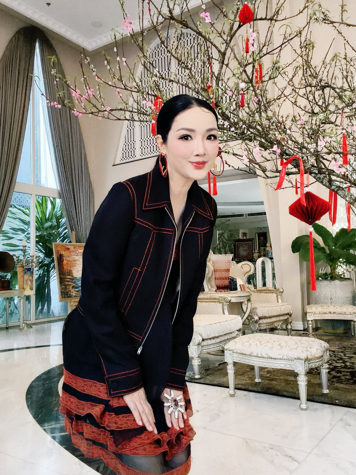 Trên trang cá nhân, Hoa hậu Giáng My chia sẻ loạt ảnh trong căn biệt thự tại TP HCM những ngày cận Tết Nguyên đán Bính Ngọ 2026. Ảnh: FB Giáng My