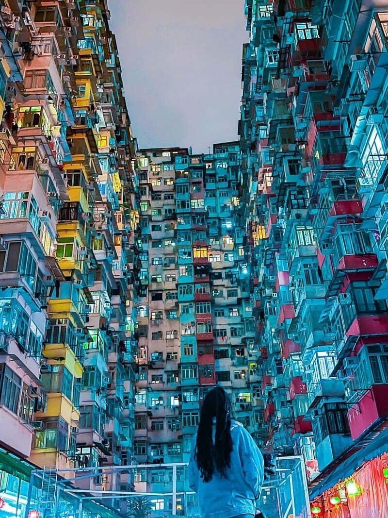 Mỗi căn hộ ở đây chỉ vỏn vẹn vài chục mét vuông. Ảnh: Trip.com