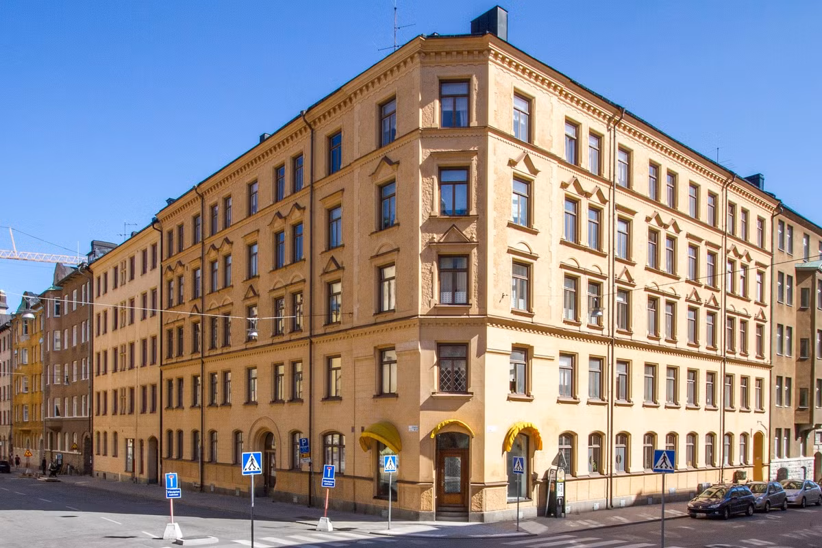 Thích sống trong sự tiện ích và nhộn nhịp của đô thị, cô gái 32 tuổi độc thân sống tại Thụy Điển quyết định mua căn hộ 42m2 để bắt đầu một cuộc sống mới. Ảnh: House Beautiful