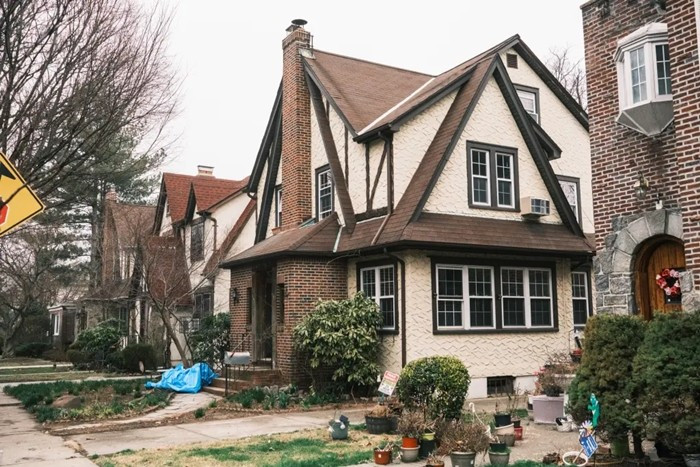 View - Cận cảnh ngôi nhà thơ ấu của ông Trump rao bán hơn 60 tỷ đồng | Báo Tri thức và Cuộc sống - TIN TỨC PHỔ BIẾN KIẾN THỨC 24H