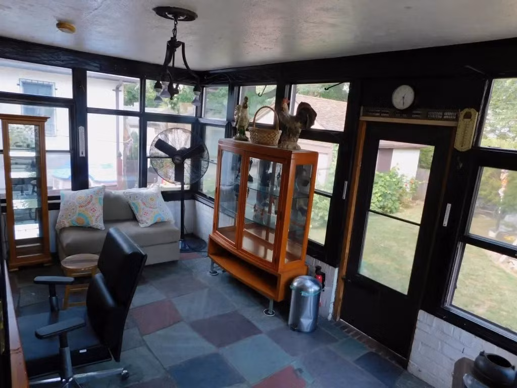 Phòng tắm nắng trước đây. Ảnh: Nypost