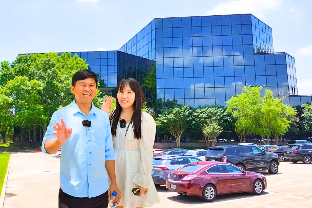 Theo tiết lộ, nam YouTuber đã nhen nhóm ý định thu mua các tòa nhà tại đây từ lâu nhưng các lần trước đều đấu giá hụt. Ảnh chụp màn hình