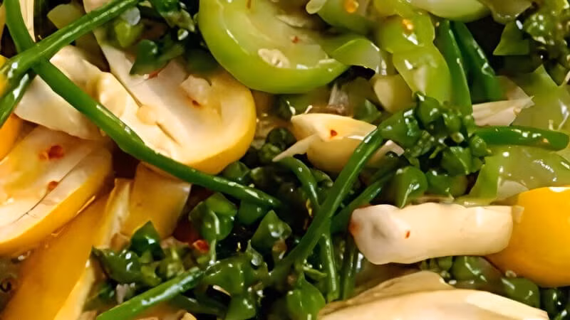 Chính hương vị đặc biệt này khiến nấm trứng gà trở thành đặc sản được nhiều người yêu thích, đặc biệt là những người sành ẩm thực. Ảnh: Bachoaxanh