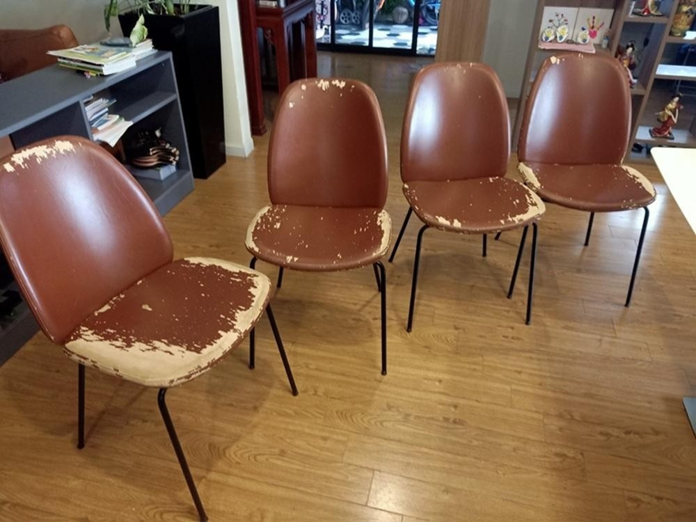 Giả da thường mang lại cảm giác bí bách, dính vào mùa hè và lạnh lẽo vào mùa đông. Sau một thời gian ngắn sử dụng, nội thất giả da bắt đầu bong tróc, nổ bề mặt, gây mất thẩm mỹ. Ảnh: Happynest