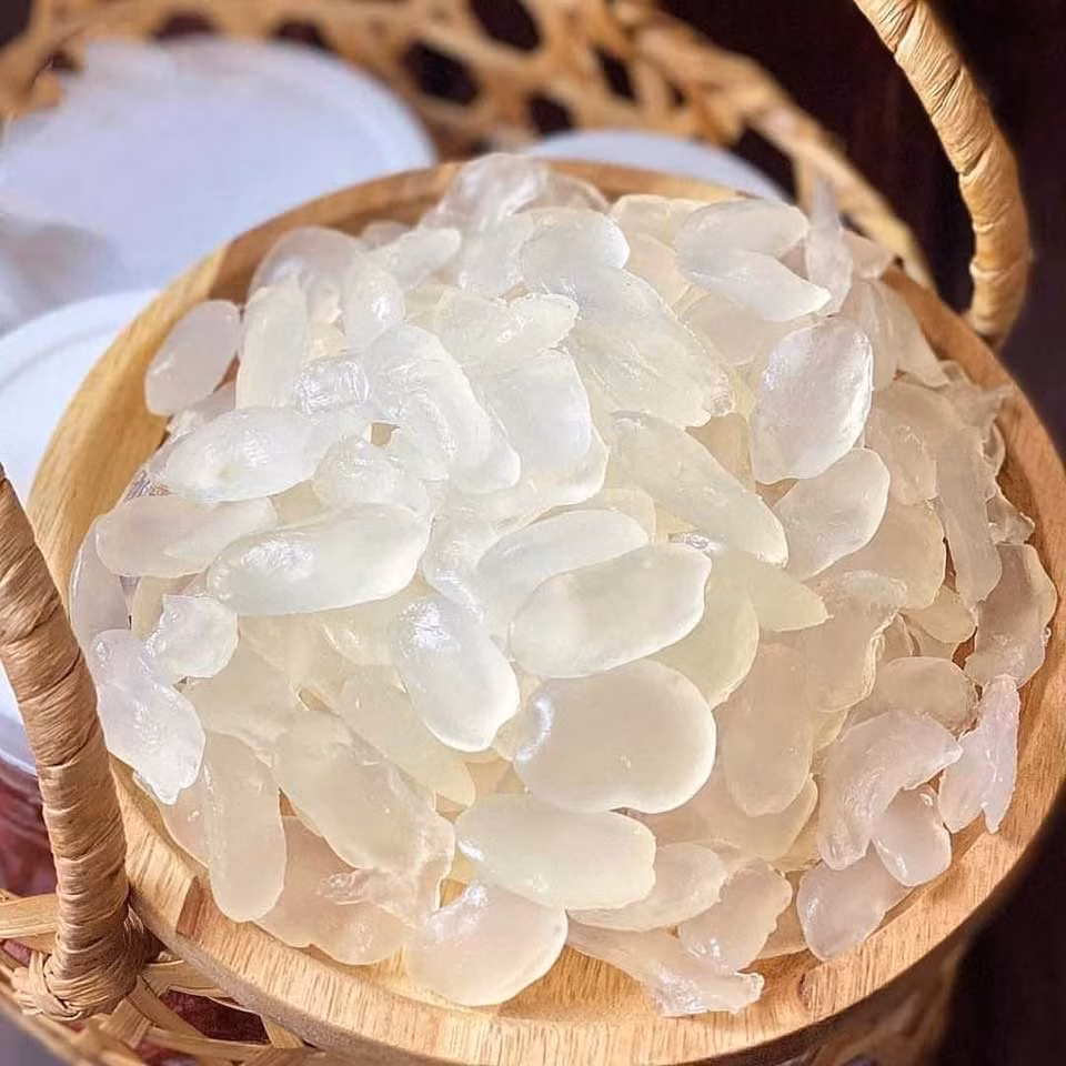 Trên chợ mạng, giá thốt nốt tươi khoảng 95.000 - 100.000 đồng/kg, thốt nốt sấy dẻo từ 320.000 - 350.000 đồng/kg. Ảnh: Hương Vị Quê