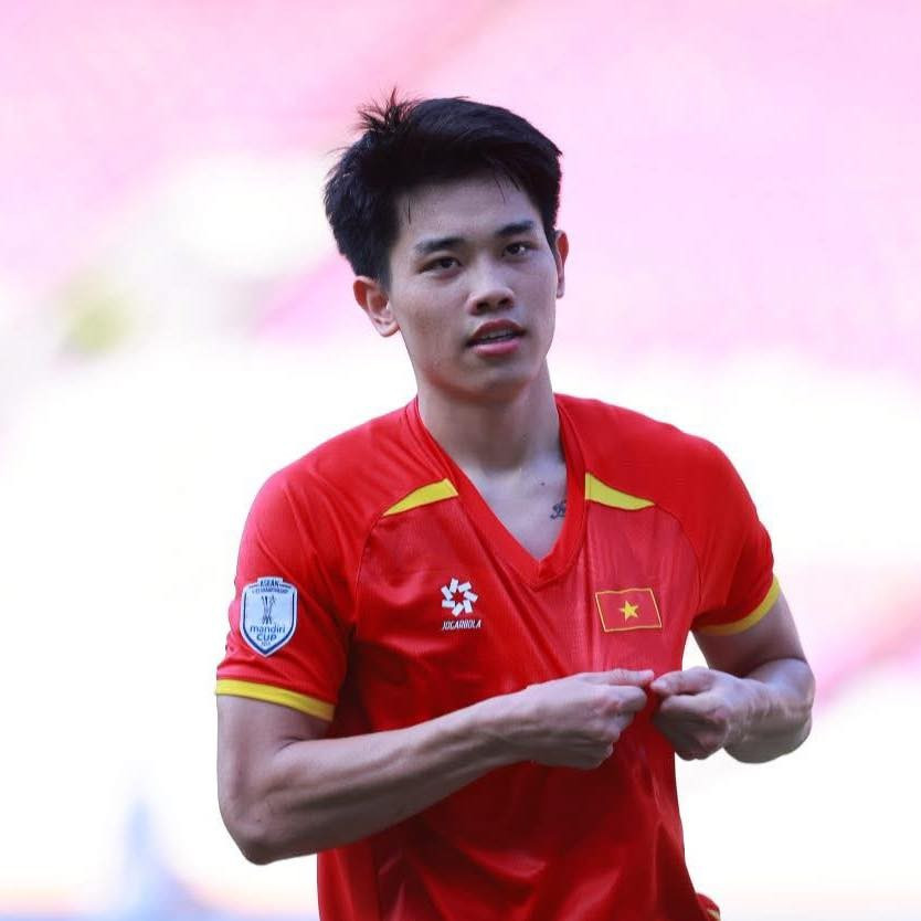 Năm 2024, nhiều nguồn tin cho biết, CLB Công An Hà Nội “đặt cọc” trước 3,5 tỷ đồng cho bản hợp đồng có thời hạn 3 năm, trước khi chính thức đưa Đình Bắc về đội. Ảnh: FBNV