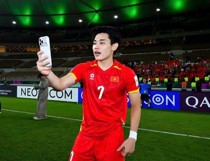 Cầu thủ trẻ Nguyễn Đình Bắc (sinh năm 2004) hiện là cái tên nhận được sự quan tâm lớn của người hâm mộ bóng đá cả nước sau khi cùng đồng đội lọt vào top 3 của U23 châu Á 2026. Ảnh: AFC