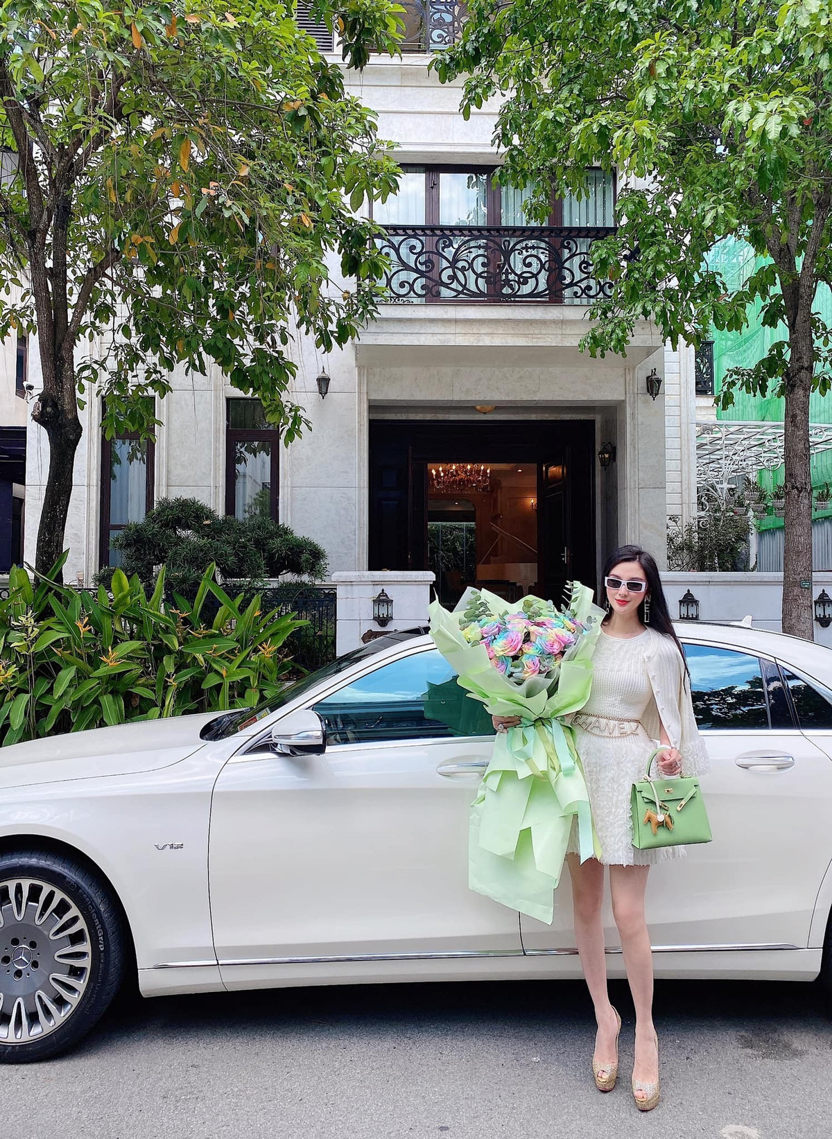 Ngọc Loan hiện đã có 2 con nhưng chưa từng công khai danh tính, hình ảnh của chồng. Qua một số hình ảnh được chia sẻ, có thể thấy một phần không gian trong căn biệt thự bề thế của người đẹp. Ảnh: FBNV