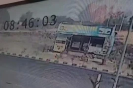 Camera giám sát ghi lại khoảnh khắc máy bay chở Ajit Pawar gặp nạn và phát nổ