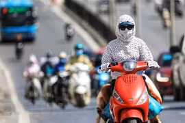 Nắng nóng trên 40 độ C thiêu đốt Bắc và Trung Bộ, cảnh báo cháy nổ