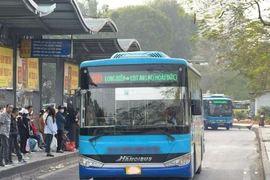 Phương tiện công cộng đã đủ sức “kéo” người dân rời xe cá nhân?