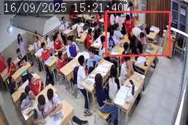 Diễn biến vụ học sinh lớp 7 ở Hà Nội túm tóc, ấn đầu cô giáo trong lớp