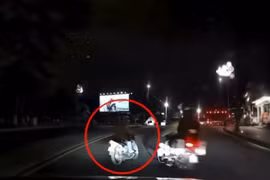 Thanh niên đánh võng trước đầu ô tô, 'tắt điện' ngay khi gặp CSGT