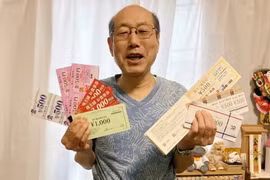 Từ kỳ thủ đến triệu phú 75 tuổi: Cuộc đời sóng gió, đạp xe mỗi ngày