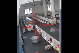 Ngã vào nồi sữa nóng, bé gái tử vong thương tâm 