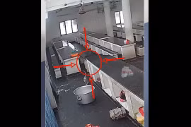 Ngã vào nồi sữa nóng, bé gái tử vong thương tâm 