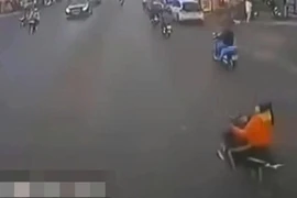 Người phụ nữ tử vong vì rẽ trước mũi xe đầu kéo, bị cuốn vào gầm 