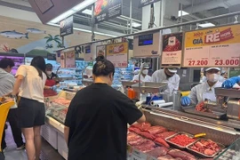 Giá thịt heo lao dốc do dịch tả heo Châu Phi lan rộng, người dân lo lắng