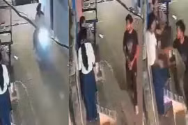 Kẻ gian đi xe máy sàm sỡ một phụ nữ trong con hẻm khu dân cư