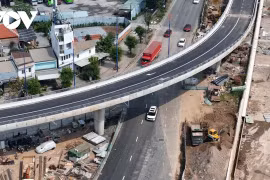 Nghịch lý ngày đầu thông xe nhánh N2, nút giao An Phú vẫn kẹt cứng 