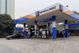 Cây xăng Hà Nội 12/3 bất ngờ vắng khách sau khi giá xăng giảm