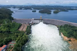 Thủy điện Thác Bà xả lũ khẩn cấp, Hà Nội và 3 tỉnh nhận cảnh báo