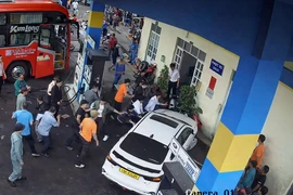 Camera ghi lại vụ đối tượng lao xe vào đám đông sau mâu thuẫn tại Đà Lạt