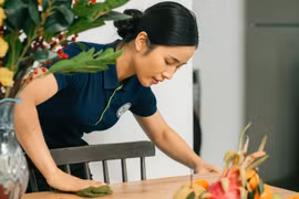 Nghề giúp việc thành “mỏ vàng” cận Tết: Thu nhập cao, áp lực lớn