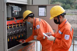 Tiền điện tháng 7 vẫn leo thang dù tiết kiệm hay đi vắng, nguyên nhân do đâu?