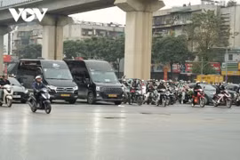 Giao thông Hà Nội thông thoáng bất ngờ trong ngày đầu đi làm sau Tết 