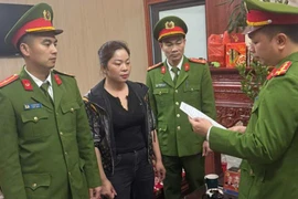 Bắt khẩn cấp người phụ nữ chửi bới, ép tiền trông xe khách đi lễ ở Bắc Ninh