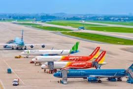 Vé máy bay, tàu hỏa dịp 30/4 chạm trần giá, nhiều chặng kín chỗ