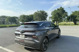 Chọn VinFast VF 6 là chiếc xe đầu đời, nữ chủ nhân chia sẻ