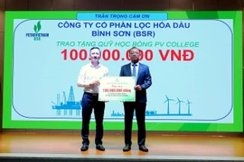 BSR trao học bổng cho sinh viên Trường Cao đẳng Dầu khí