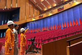 Tổng Công ty Điện lực TP Hà Nội (EVNHANOI) đã huy động hơn 200 ca trực