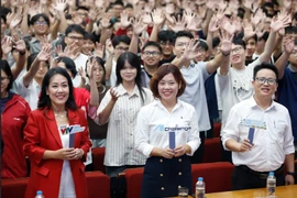 Gần 4000 sinh viên tham gia Unitour, Đại học Bách Khoa bùng nổ đăng ký