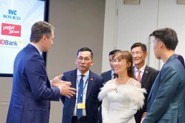 Lãnh đạo HDBank thăm Sàn giao dịch chứng khoán London 