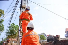 EVN khôi phục điện cho hai xã ngập nặng của Thái Nguyên 