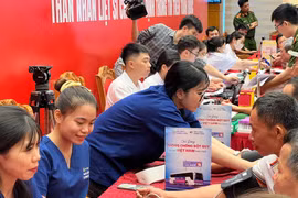 Sau nửa thế kỷ chờ đợi nhận dạng người thân, hy vọng được thắp sáng từ Chiến dịch 500 ngày đêm