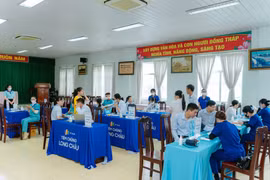 Long Châu đồng hành dự phòng sức khỏe cho đội ngũ y tế Bệnh viện Y học cổ truyền Đồng Tháp