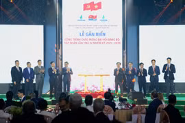 Đón dòng dầu đầu tiên từ mỏ Kình Ngư Trắng - Kình Ngư Trắng Nam