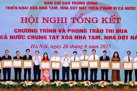 HDBank chung tay đóng góp trên 2.600 căn nhà tạm được xây mới