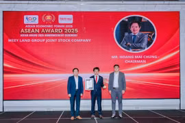 Ông Hoàng Mai Chung, Chủ tịch HĐQT Meey Group, được vinh danh là TOP 10 Nhà lãnh đạo giỏi ASEAN 2025. Ảnh: Meey Group
