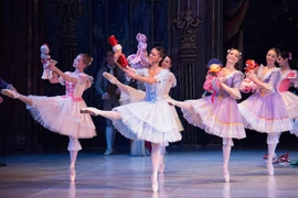Ballet Nga trở lại sân khấu Hà Nội với hai tác phẩm kinh điển