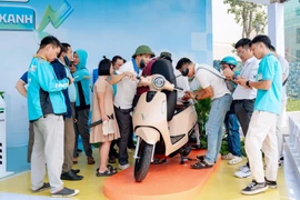 Đổi xe xăng cũ lấy xe điện VinFast tại Hà Nội: Tài xế dịch vụ nhận ưu đãi kép