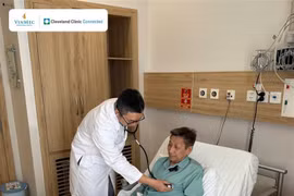 Việt kiều Canada được cứu sống ngoạn mục tại Vinmec Central Park