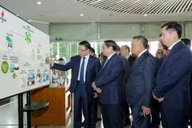 Chào mừng Đại hội đại biểu Đảng bộ Petrovietnam lần thứ IV