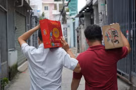 “Cùng con đi tiếp cuộc đời”: Những chuyến xe bền bỉ gieo yêu thương